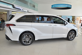 2026款丰田赛那SIENNA