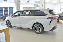 2026款丰田赛那SIENNA