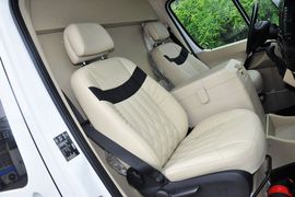 2010款奔驰凌特3.5L