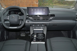 2026款雪铁龙凡尔赛C5