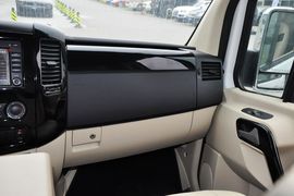 2010款奔驰凌特3.5L