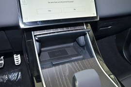 2026款路虎揽胜极光