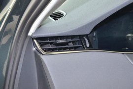 2026款路虎揽胜极光