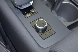 2026款路虎发现
