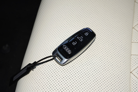 2026款奥迪A8L
