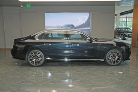 2026款宝马735Li
