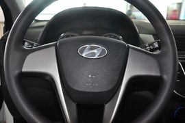 2014款现代瑞奕1.4L自动GLX