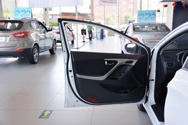 2012款现代朗动1.6L