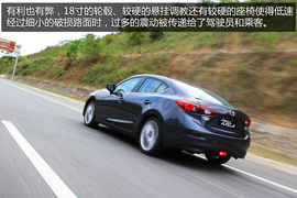 外出试驾全新马自达3昂克赛拉