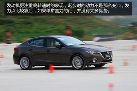 外出试驾全新马自达3昂克赛拉