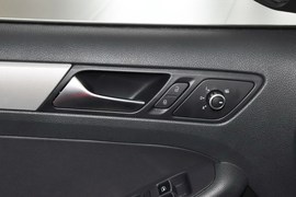 2014款大众速腾1.6L自动舒适型