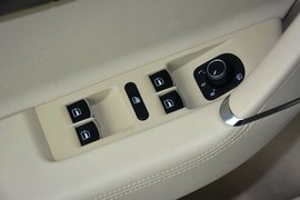 2013款大众迈腾1.8TSI