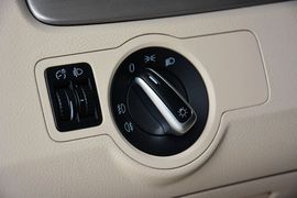 2013款大众迈腾1.8TSI