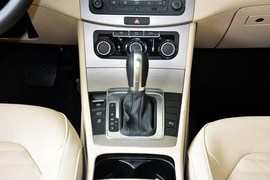 2013款大众迈腾1.8TSI