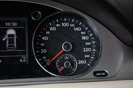 2013款大众迈腾1.8TSI