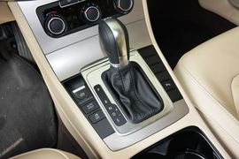 2013款大众迈腾1.8TSI