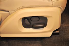 2014款路虎揽胜极光2.0T