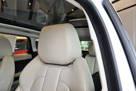 2014款路虎揽胜极光2.0T