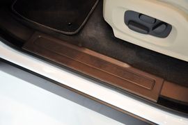 2014款路虎揽胜极光2.0T