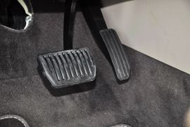 2014款路虎揽胜极光2.0T