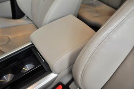 2014款路虎揽胜极光2.0T