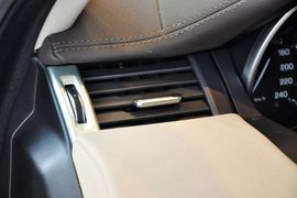 2014款路虎揽胜极光2.0T