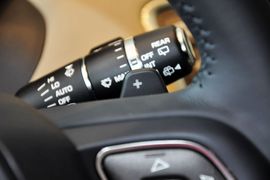 2014款路虎揽胜极光2.0T