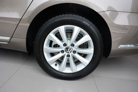 2013款大众迈腾1.8TSI