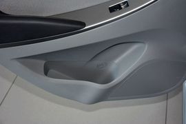 2014款现代瑞纳三厢1.4L手动智能型GLS