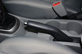 2014款现代瑞纳三厢1.4L手动智能型GLS