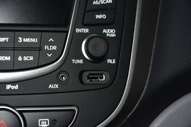 2014款现代瑞纳三厢1.4L手动智能型GLS