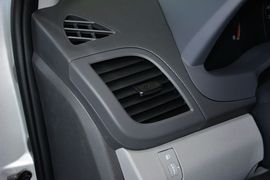 2014款现代瑞纳三厢1.4L手动智能型GLS