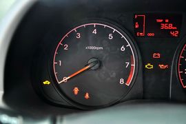 2014款现代瑞纳三厢1.4L手动智能型GLS