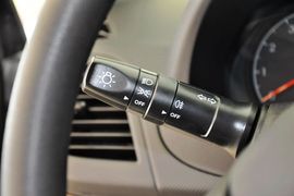 2014款现代瑞纳三厢1.4L手动智能型GLS