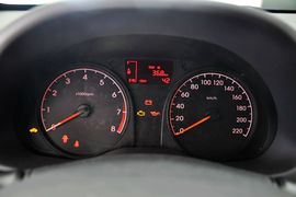 2014款现代瑞纳三厢1.4L手动智能型GLS