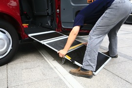 2009款上海英伦TX4试驾