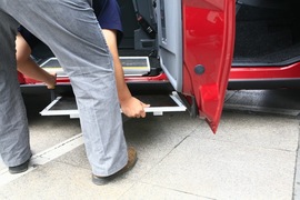 2009款上海英伦TX4试驾