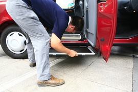 2009款上海英伦TX4试驾