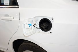 2014款比亚迪速锐1.5L手动豪华型