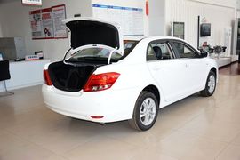 2014款比亚迪速锐1.5L手动豪华型