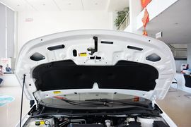 2014款比亚迪速锐1.5L手动豪华型