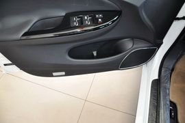 2014款比亚迪速锐1.5L手动豪华型