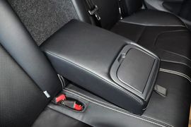 2014款比亚迪速锐1.5L手动豪华型