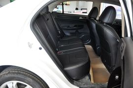 2014款比亚迪速锐1.5L手动豪华型