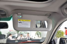 2014款比亚迪速锐1.5L手动豪华型