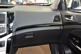 2014款比亚迪速锐1.5L手动豪华型