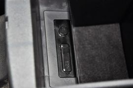 2014款比亚迪速锐1.5L手动豪华型
