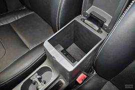 2014款比亚迪速锐1.5L手动豪华型