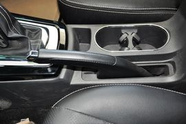 2014款比亚迪速锐1.5L手动豪华型