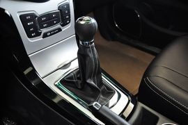 2014款比亚迪速锐1.5L手动豪华型